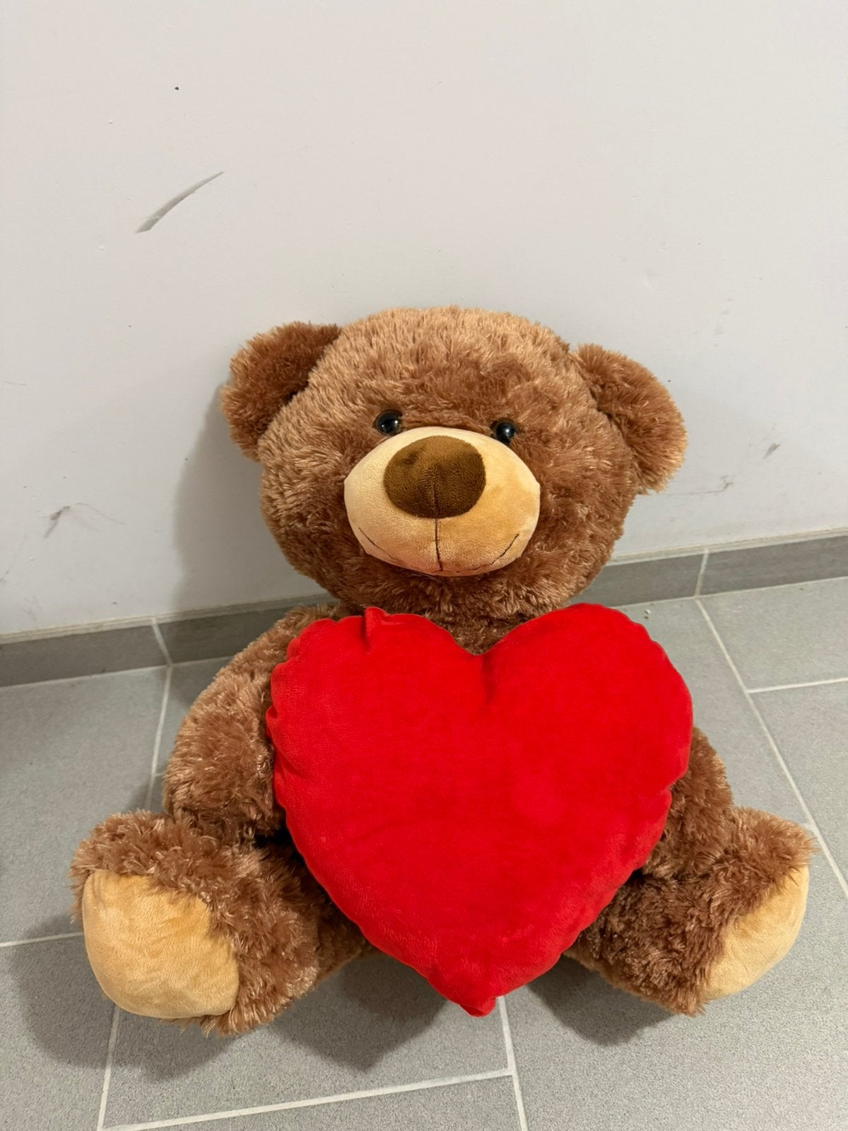 Schattige teddybeer, Kinderen en Baby's, Speelgoed | Knuffels en Pluche, Ophalen of Verzenden, Zo goed als nieuw, Rood