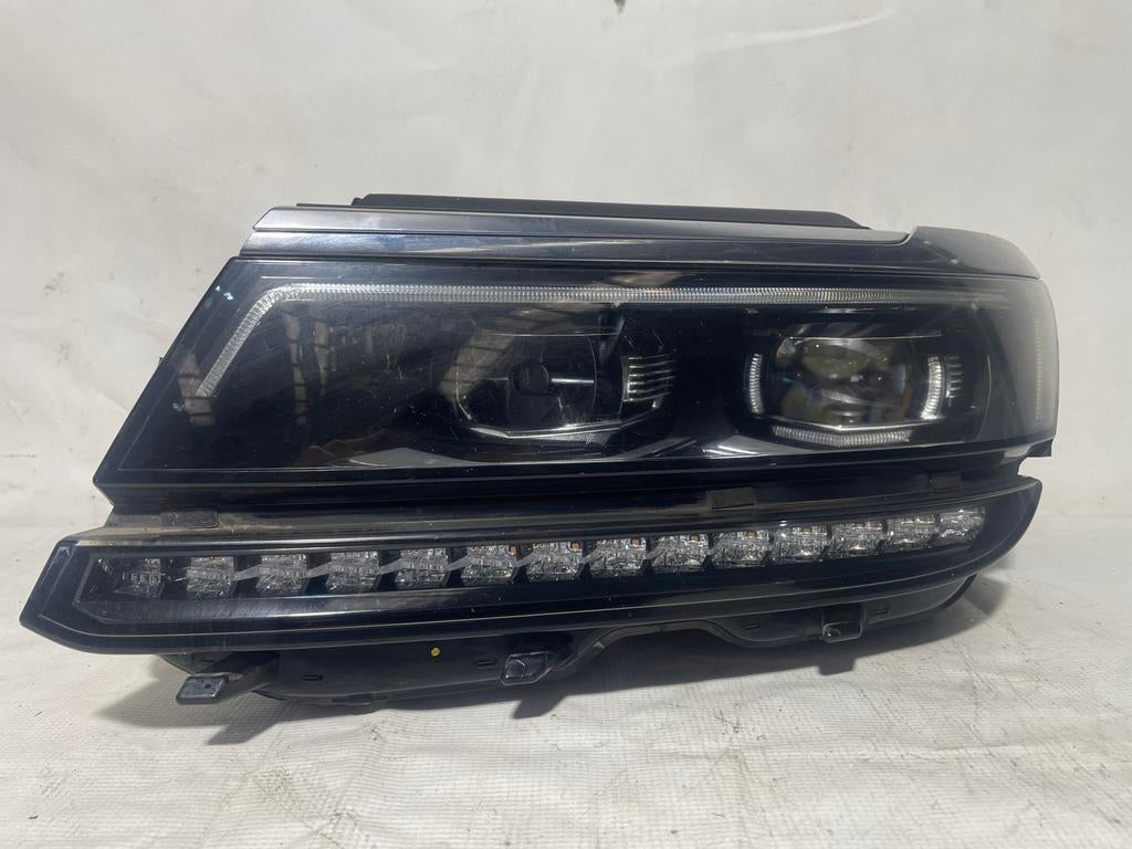Phare gauche VW Tiguan 5NB941081A, Enlèvement, Utilisé