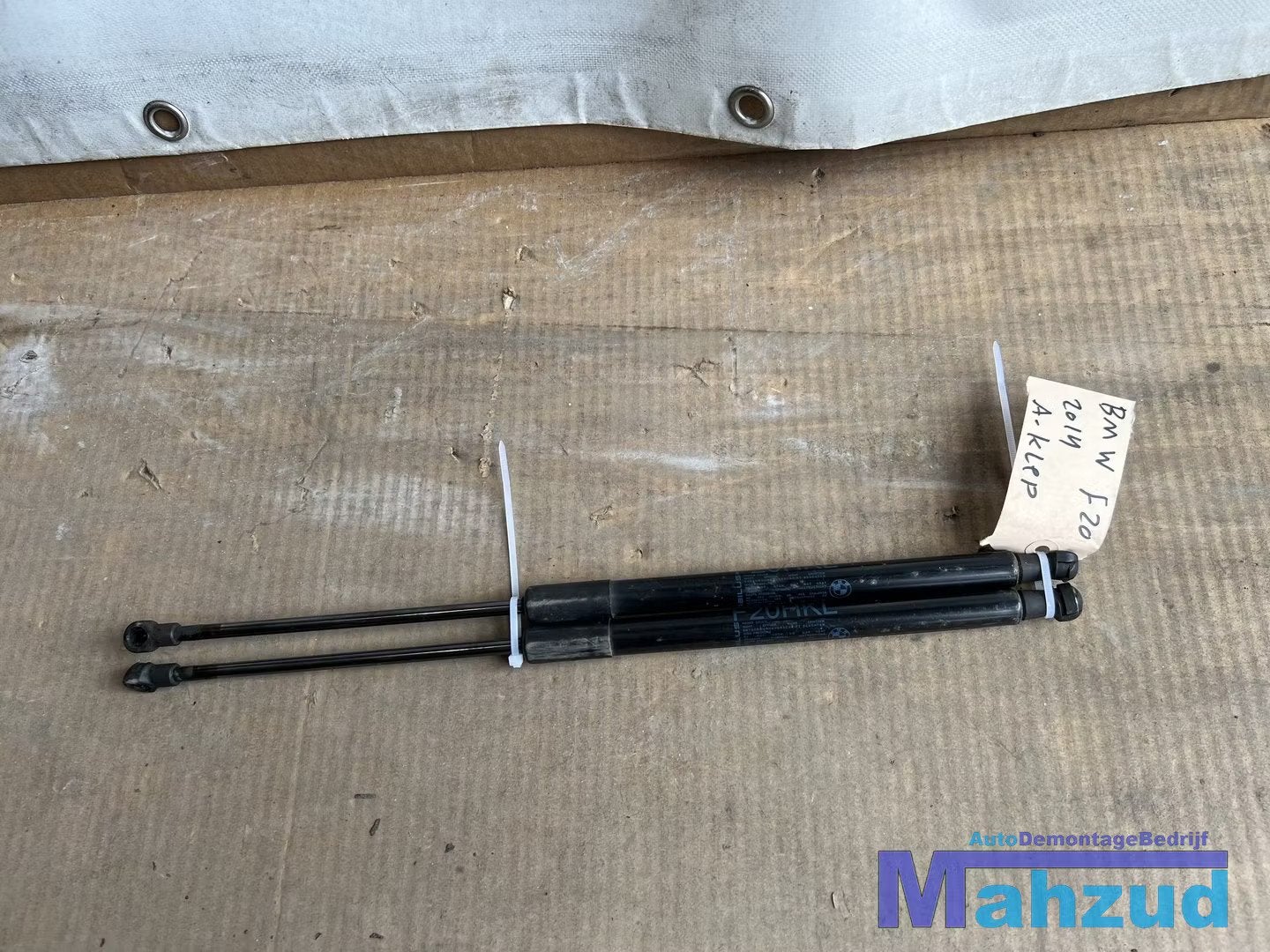 BMW 1 SERIE F20 F21 Achterklep gasveer set 2011-2019, Petuelring 130
80788  Munich, DE, Arrière, Info@bmw.de, Utilisé