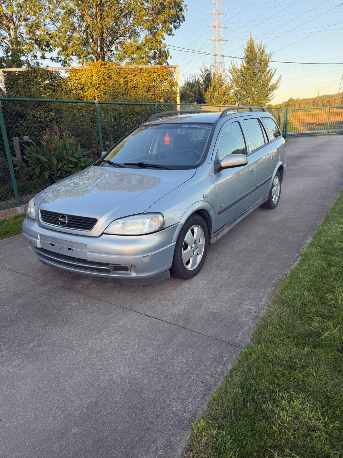 Astra 1.6 benzine automaat met keuring voor verkoop 2250euro, Autos, Argent ou Gris, Entretenue par le concessionnaire, 5 portes