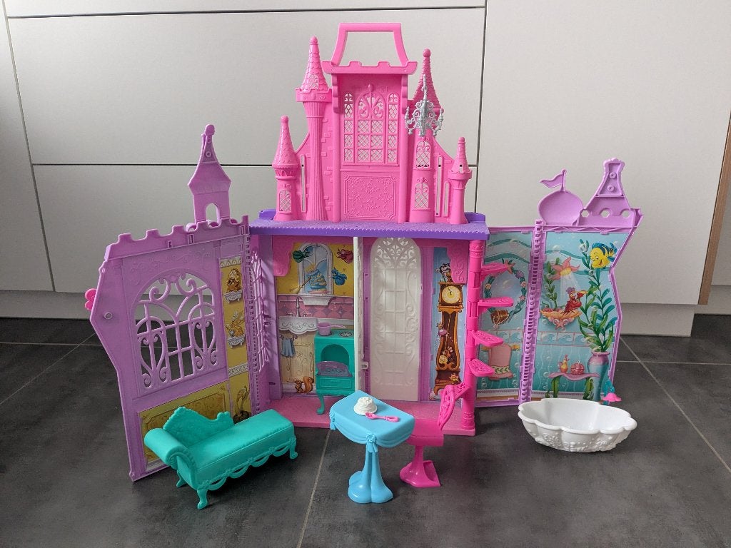 Speelgoed - kasteel / huis Barbie, Ophalen, Zo goed als nieuw, Poppenhuis