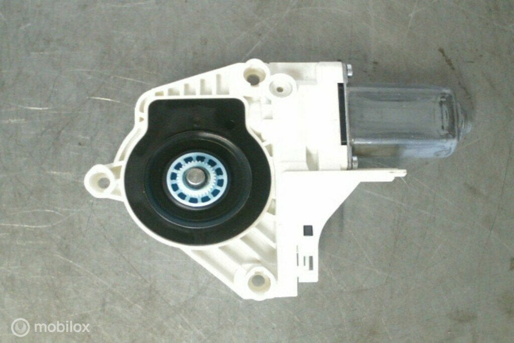 Raammotor linksvoor ​​8K0959801C​ ​​Audi A1 8X ('10-'18), Audi, Enlèvement ou Envoi, Audi, Utilisé