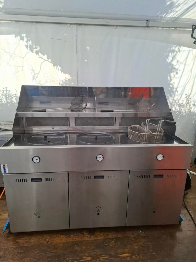 Friteuse sofinor Gaz avec aspiration