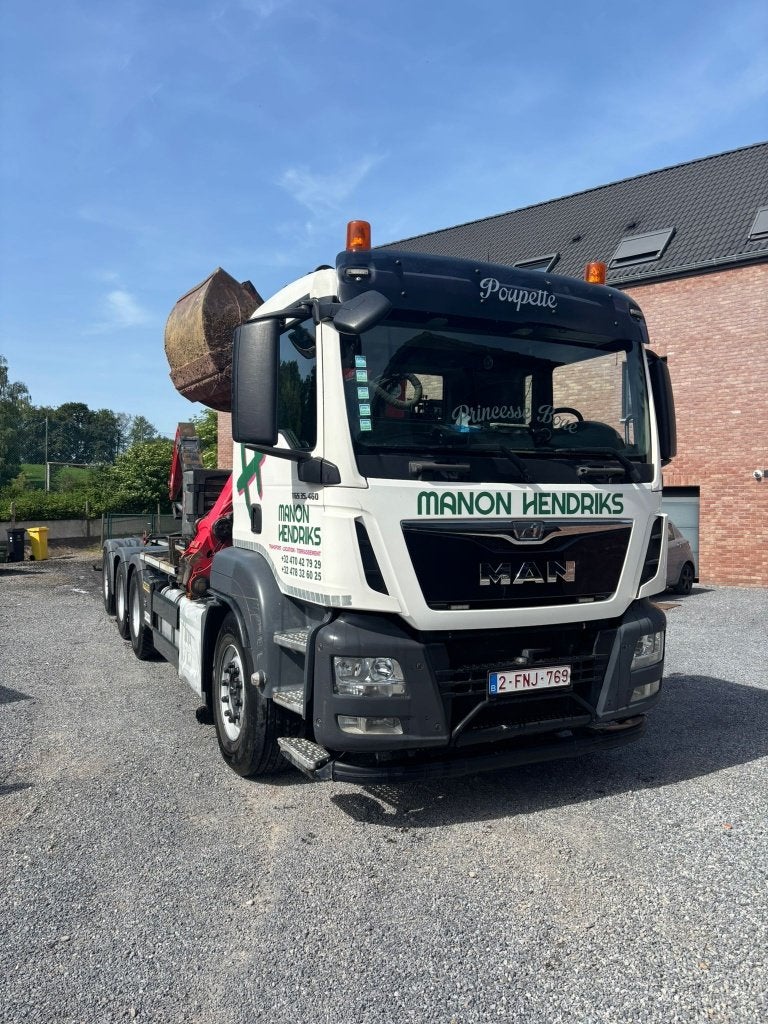Camion tridem TGS-460 porte conteneur avec grue forestière, Achat, Euro 6, MAN, Noir