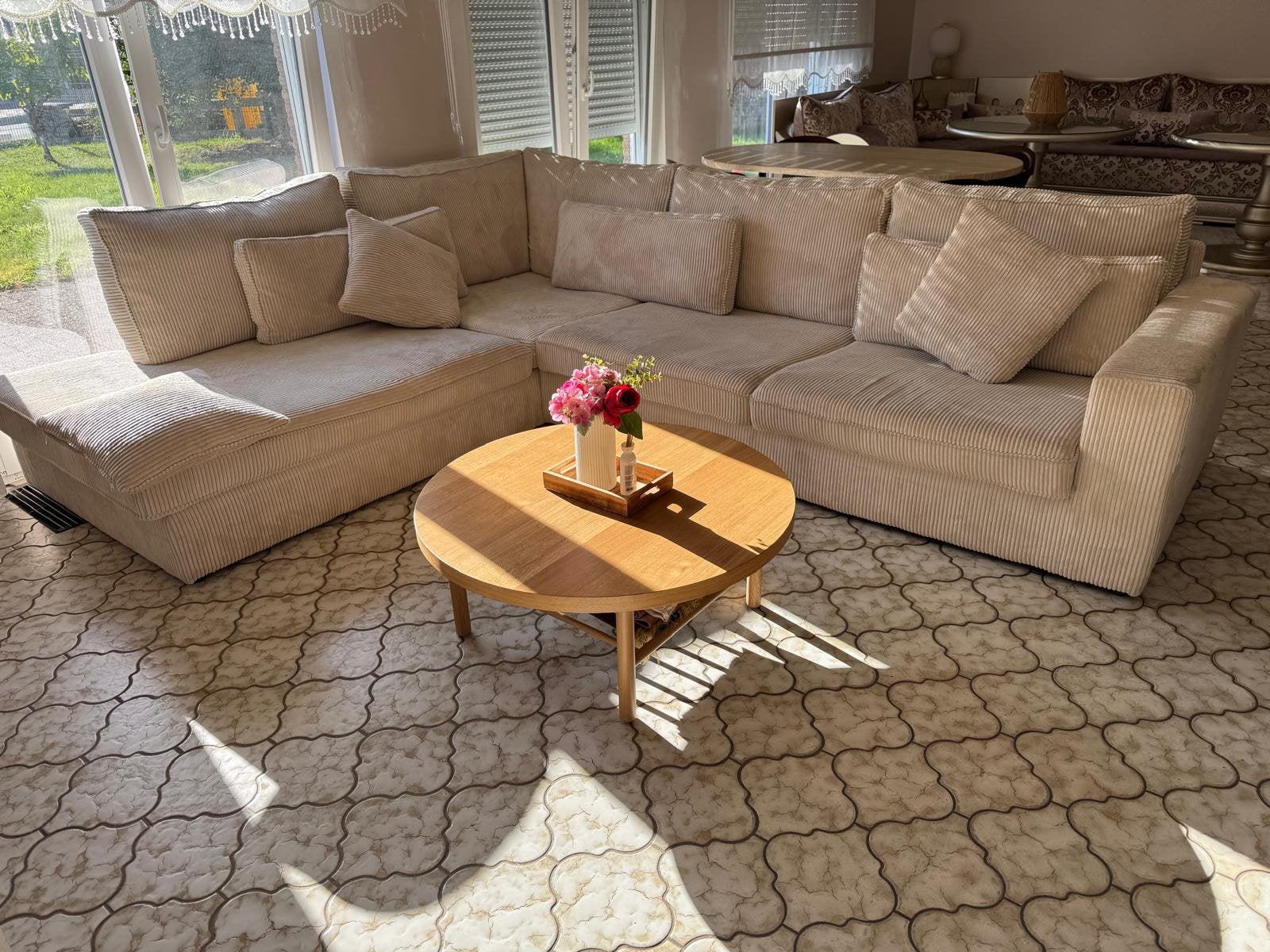 Canapé en angle a vendre avec table basse, Maison & Meubles, Enlèvement, Comme neuf