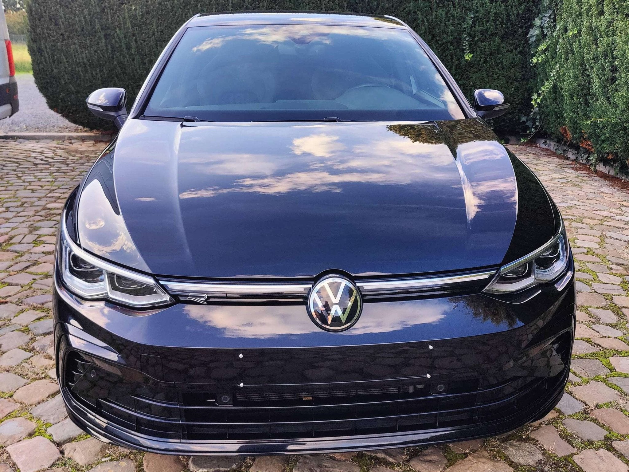 Volkswagen Golf Golf 1.5 eTSI R-Line Business Premium OPF DS, https://public.car-pass.be/vhr/560f9475-581b-4a2e-9b80-f4adf56c3d71