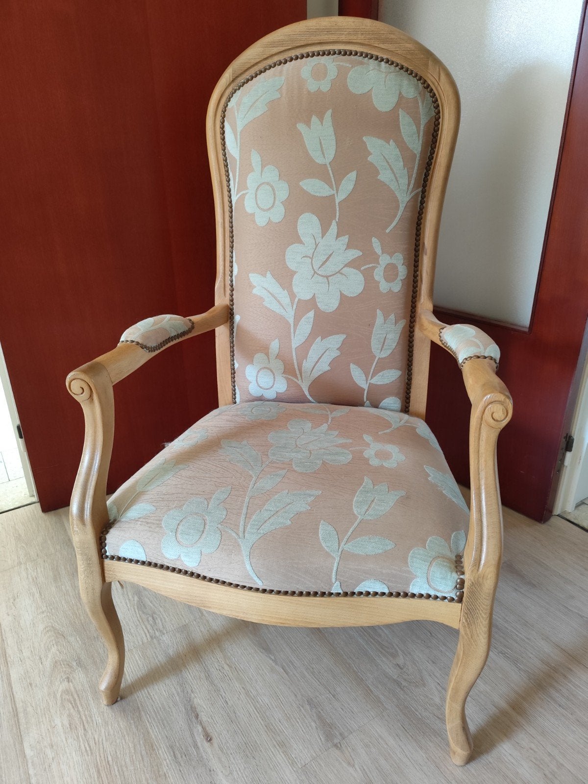 Fauteuil Voltaire, Enlèvement