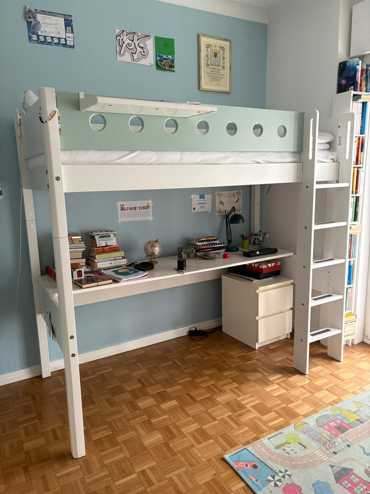 Lit haut FLEXA White, 180 cm, avec bureau et matelas, Lit mezzanine ou Lit superposé, 85 à 100 cm, Enlèvement, 180 cm ou plus