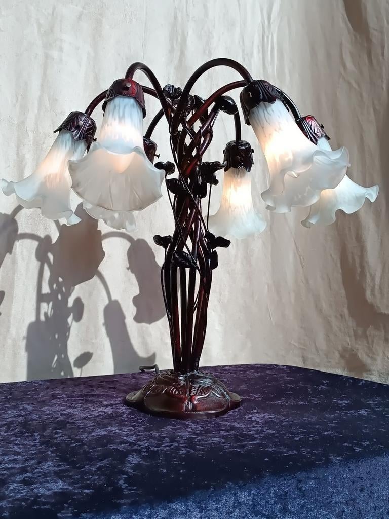 Lampe Tiffany Lily style Art Nouveau en verre Favrile, Enlèvement ou Envoi