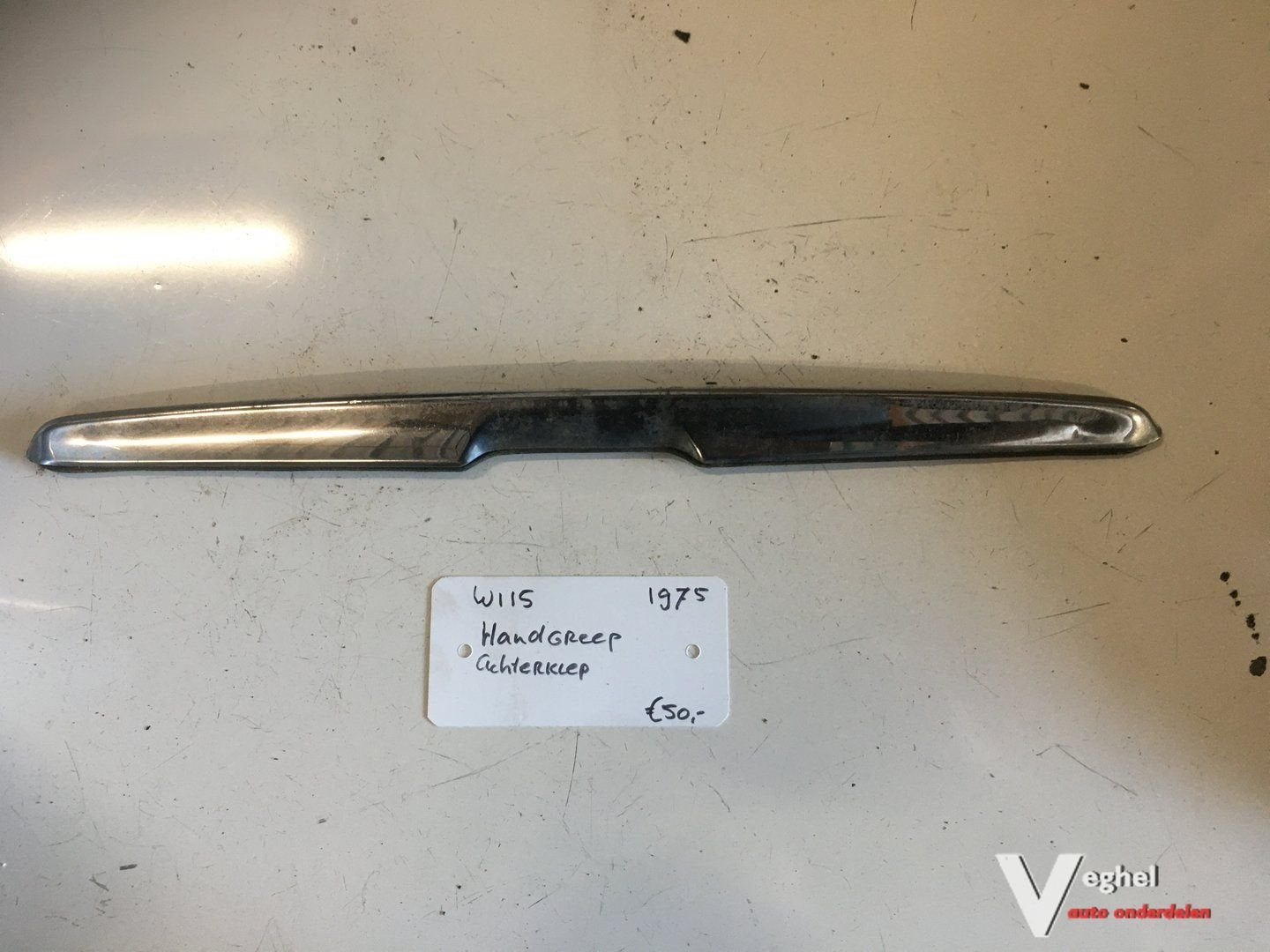 Mercedes W115  1975  Greep Chrome van de achterklep, -, Utilisé, -, -