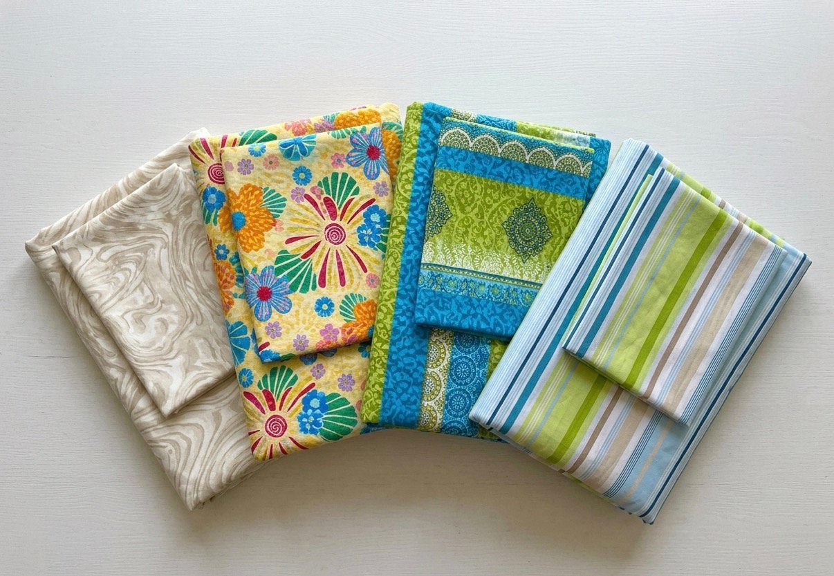 Lot de 4 jolies housses de couette, Vêtements | Femmes, Envoi