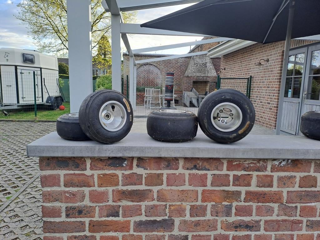 SPOTPRIJS!!! 2 sets velgen met banden in perfecte staat., Ophalen