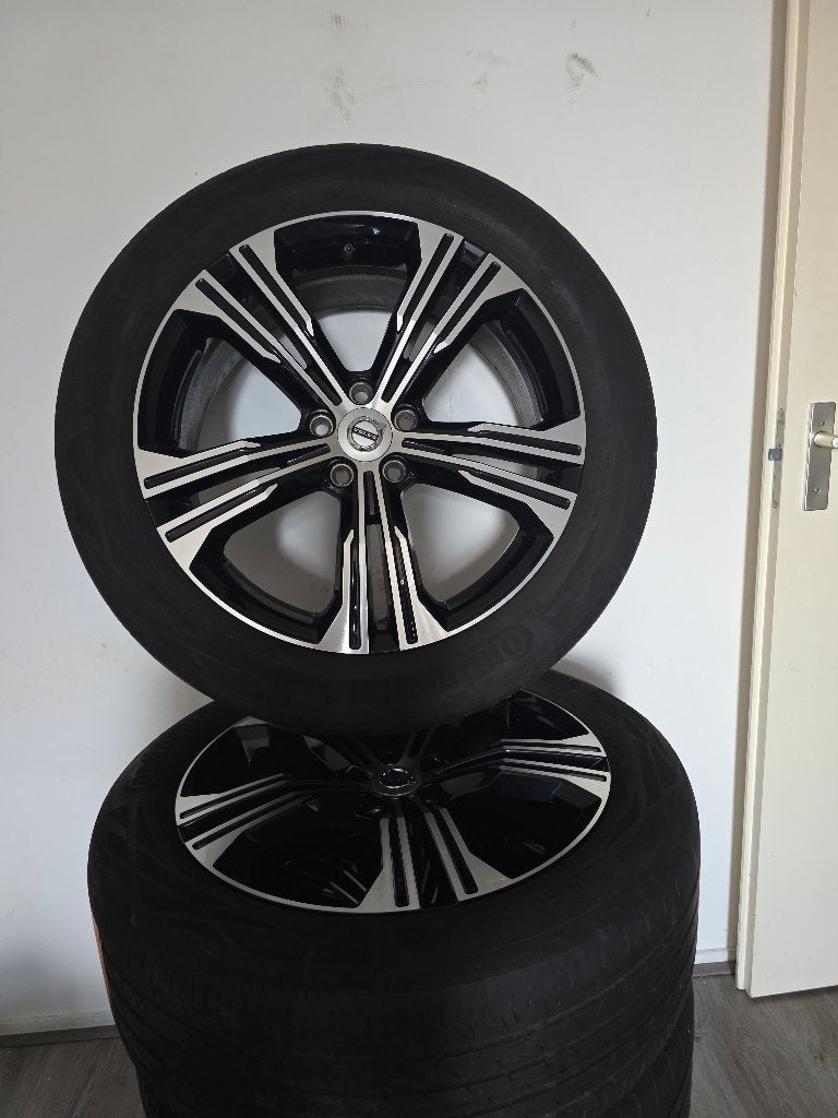 Volvo XC40 Velgen Met Volvo Banden, Pneus et Jantes, Enlèvement ou Envoi, Pneus été, 19 pouces