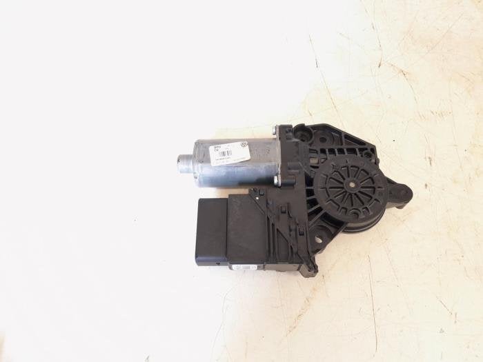 Moteur de vitre portière d'un Volkswagen Golf, Volkswagen, -, 3 mois de garantie, Utilisé