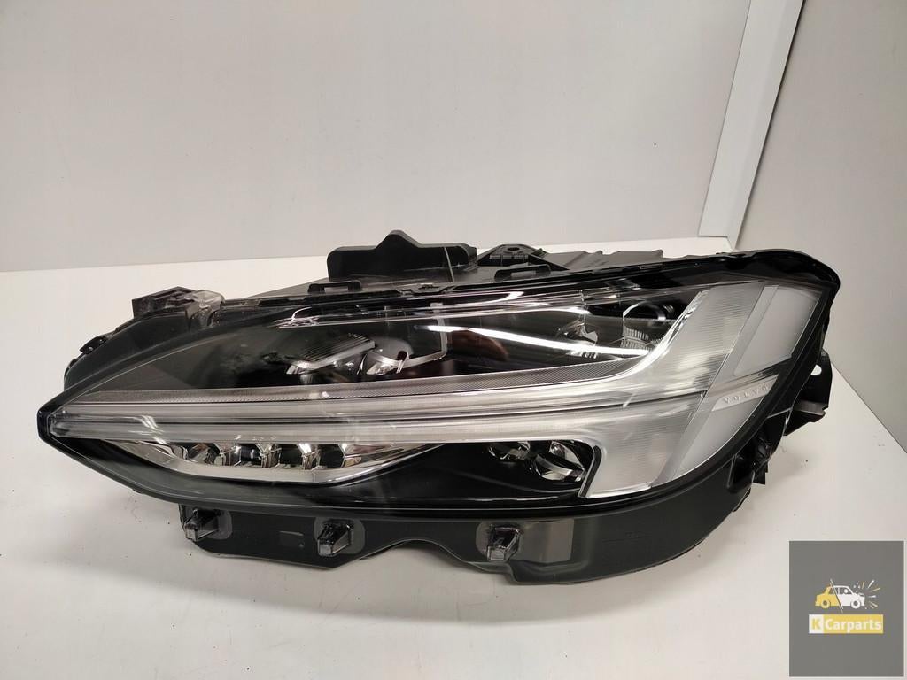 32228316, Volvo V90 S90 Lift MID LED 2 modules de feux de si, Gunnar Engellaus vag 8
405 31  Gothenburg, SE, Info@volvocars.com