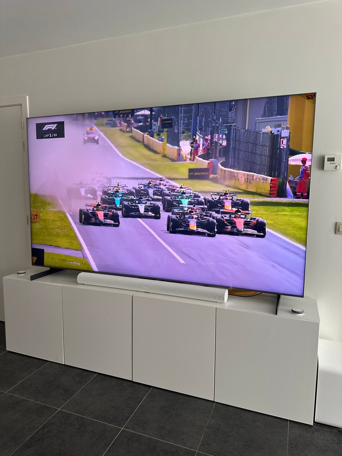 TCL C8L – 98 inch – 5 jaar garabtie - spiksplinternieuw –, TV, Hi-fi & Vidéo, Autres marques, QLED, 120 Hz, Comme neuf