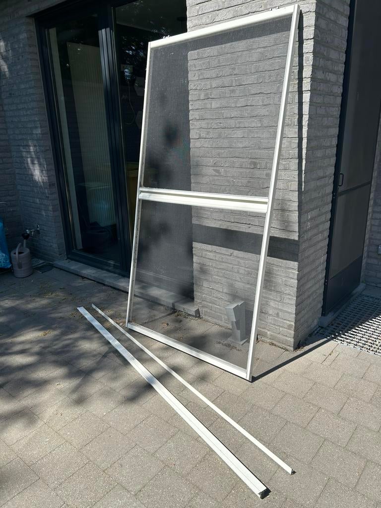Vliegen schuif deur nieuw!, Enlèvement, Neuf