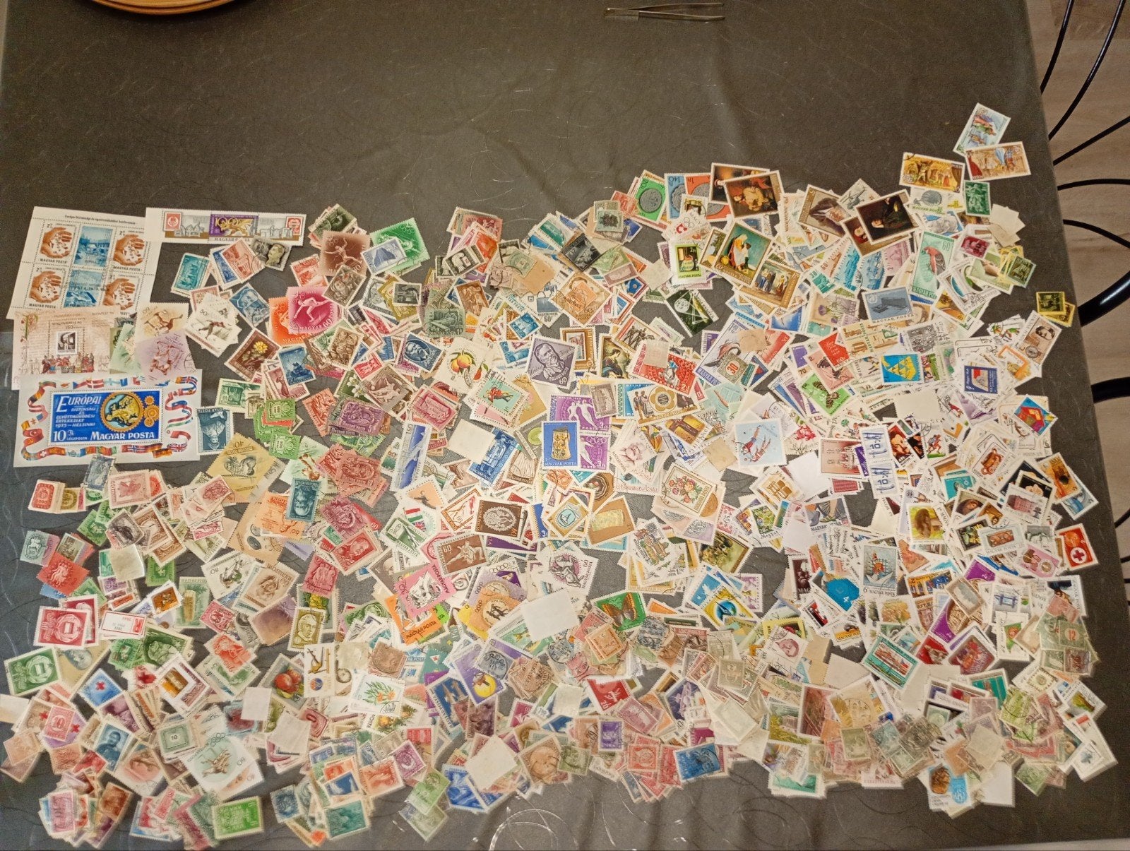 L85) grand lot de timbres hongrois, Enlèvement ou Envoi