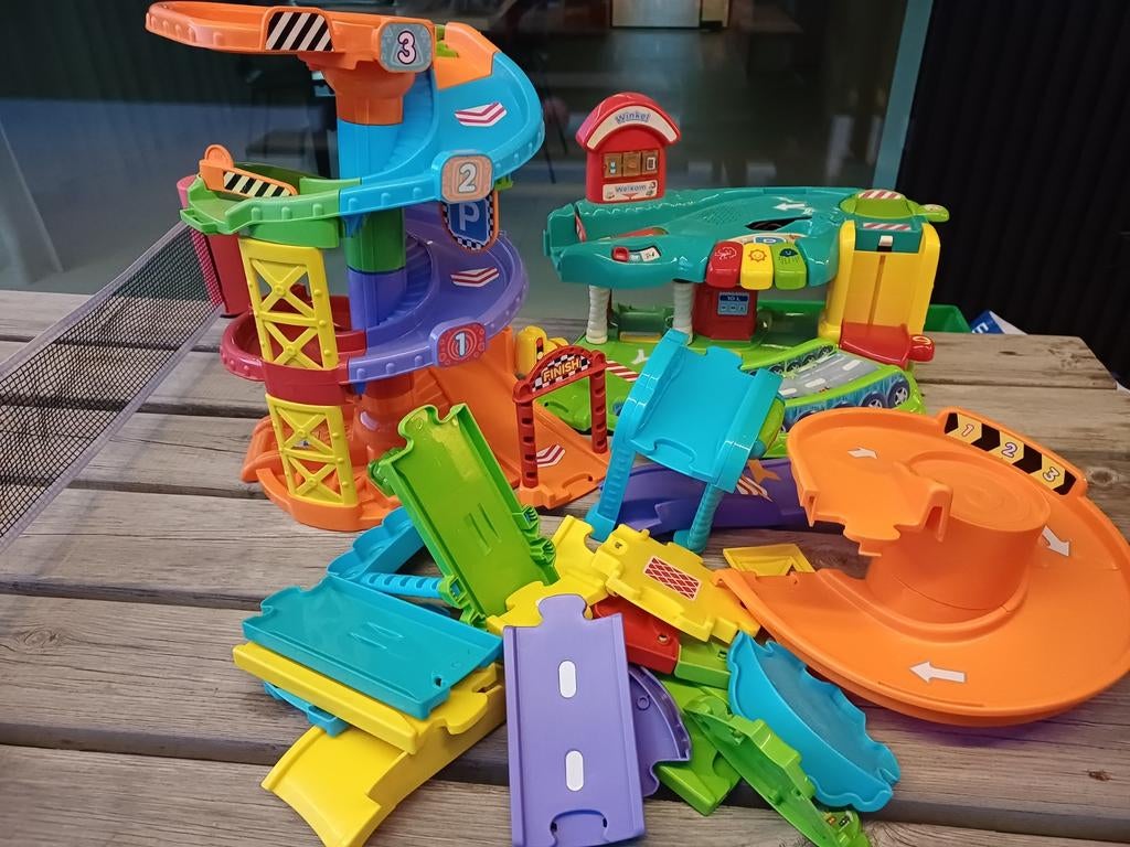 Toet Toet autobaan Toren en Winkel, Kinderen en Baby's, Ophalen, Gebruikt