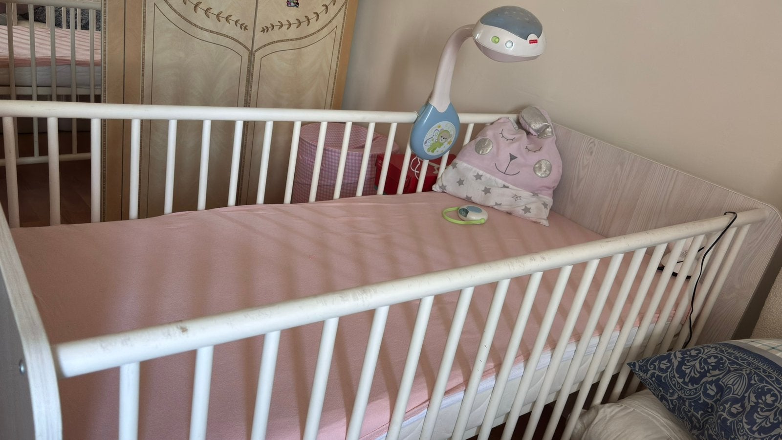 Babybedje met matras en commode, Ophalen, Zo goed als nieuw, Matras
