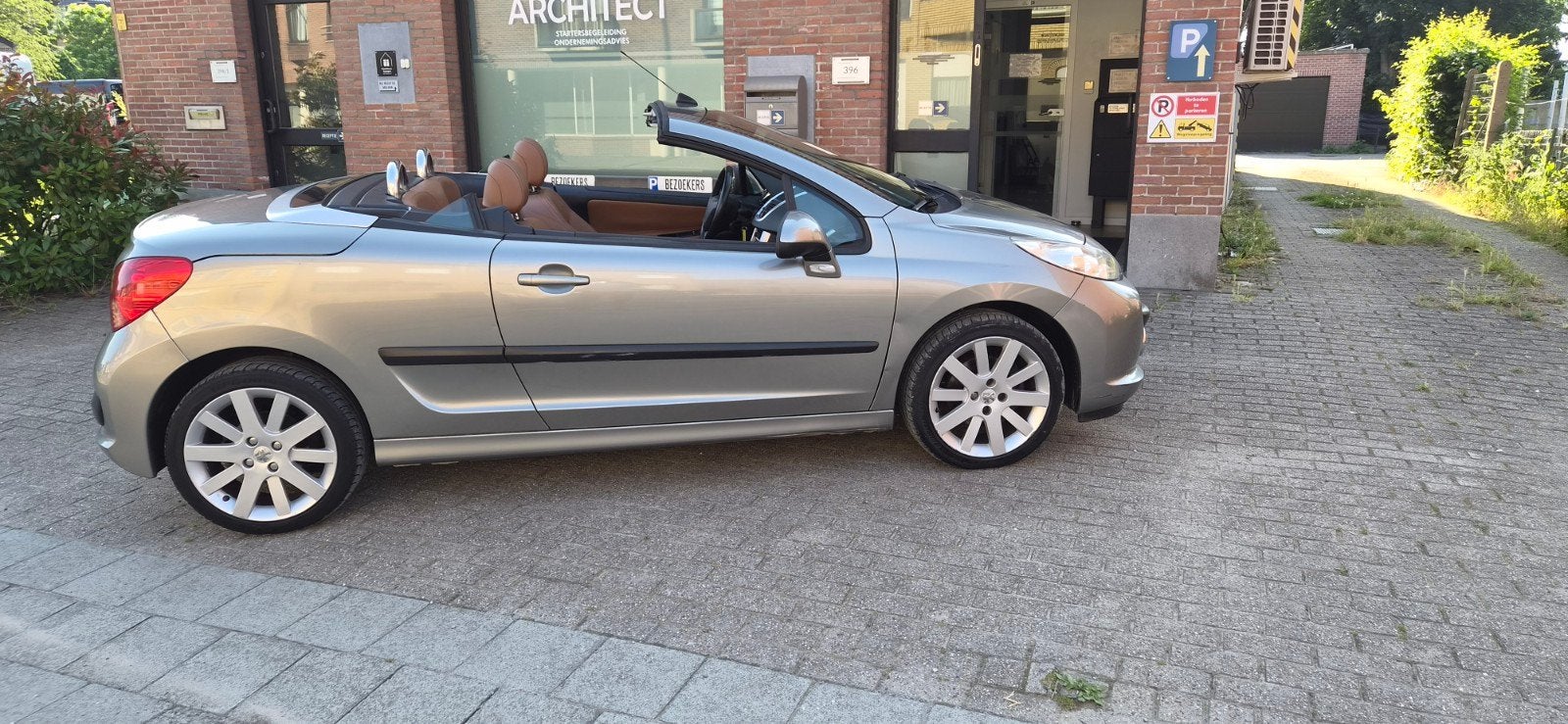 PEUGEOT 207 CABRIO IN PERFECTE STAAT, Auto's, Voorwielaandrijving, 4 zetels, 4 cilinders, Cabriolet