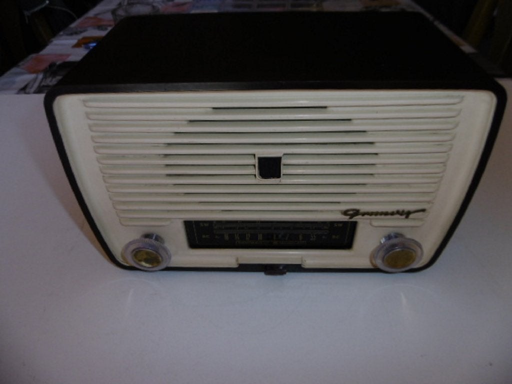 GRUNDIG BAKELITE DE 1954 AVEC FM INTEGRER ETAT NEUF, Enlèvement