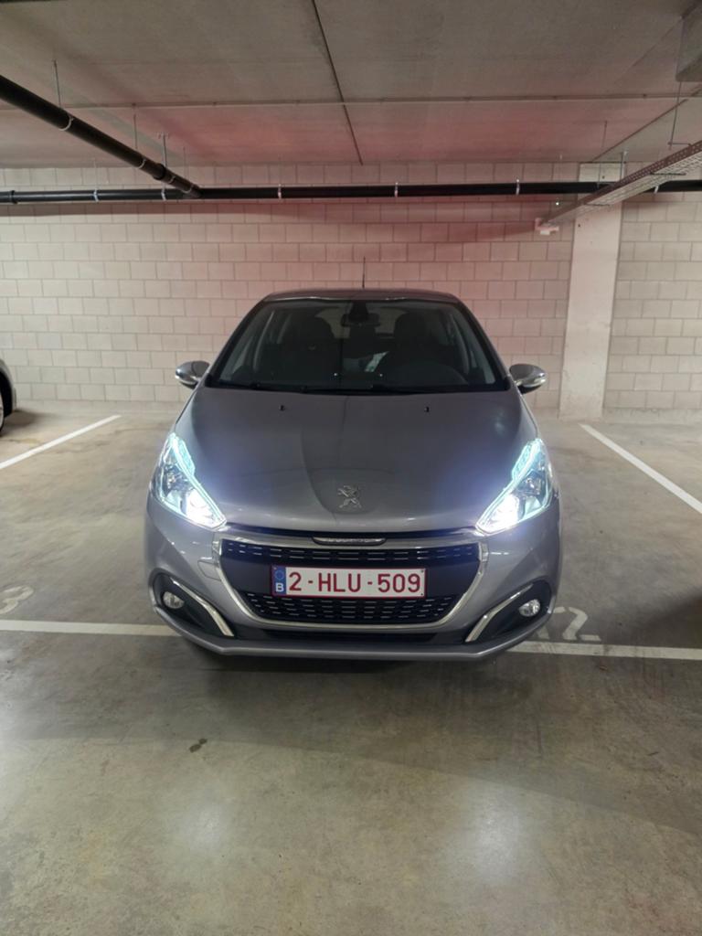 Peugeot 208 Signature 2019 | Dealer onderhouden, Autos, Feux de jour LED, Argent ou Gris, Achat, Euro 6