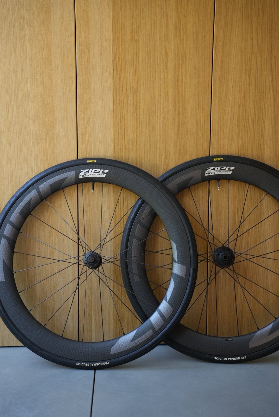 Zipp 404 Firecrest tubeless disc XDR carbon wielset, Enlèvement, Comme neuf, Carbone