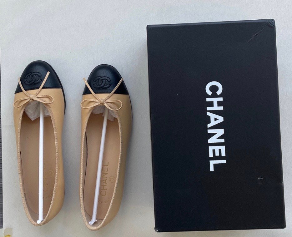 Ballerine Chanel, Vêtements | Femmes, Chaussures, Beige, Comme neuf, Ballerines, Envoi