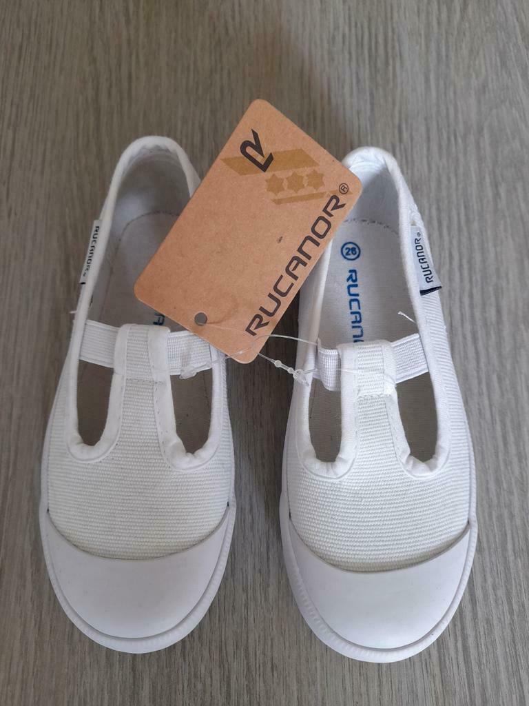 Witte kinder turnpantoffels Rucanor 26, Sports & Fitness, Gymnastique, Enlèvement ou Envoi, Neuf, Blanc, Chaussons de gymnastique