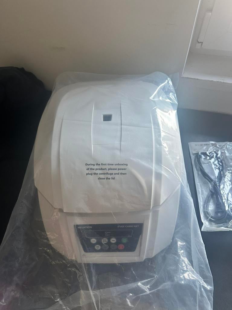 iFuge C4000 NXT Clinical Centrifuge 16 tube fix angle rotor, Enlèvement, Comme neuf