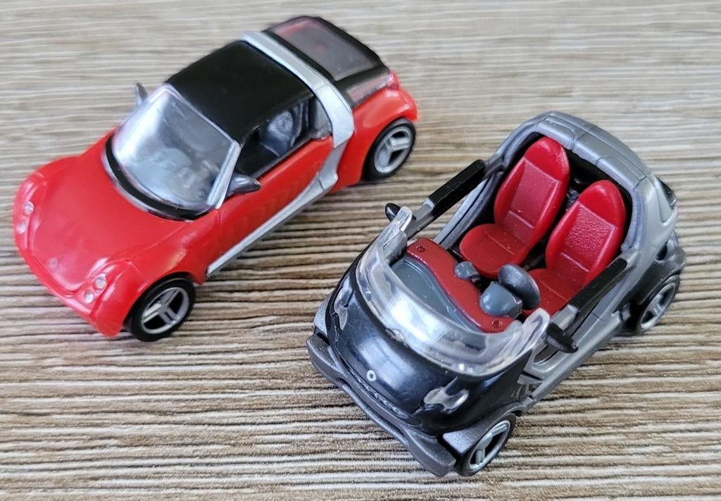 Smart: 2 miniatuur autootjes (Kindersurprise), Verzamelen, Ophalen of Verzenden, Gebruikt