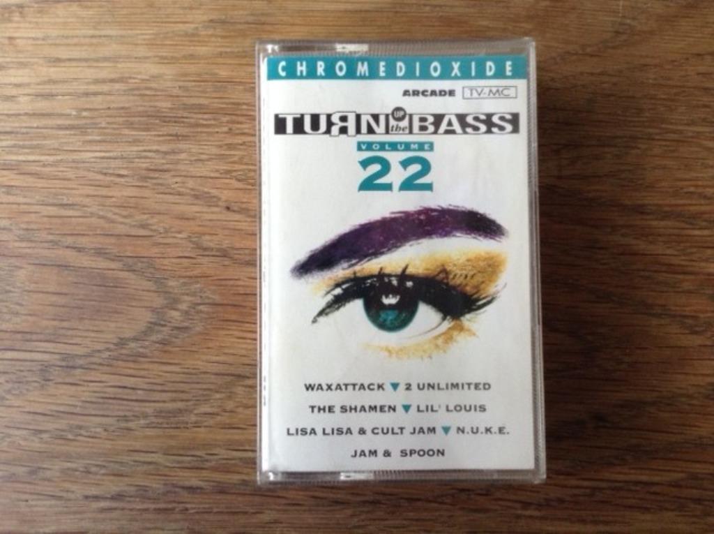muziekcassette turn up the bass, Ophalen of Verzenden, Overige genres, 1 bandje, Origineel