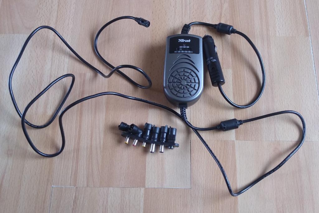 Adaptateur prise auto 12 V Universel pour Ordinateur Portabl, Informatique & Logiciels, Chargeurs d'ordinateur portable, Enlèvement ou Envoi