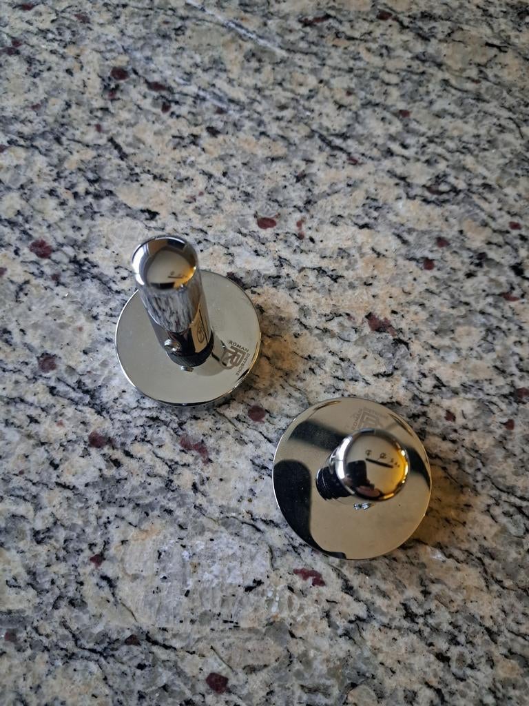 2 kledinghaakjes roman dietsche, Ophalen of Verzenden
