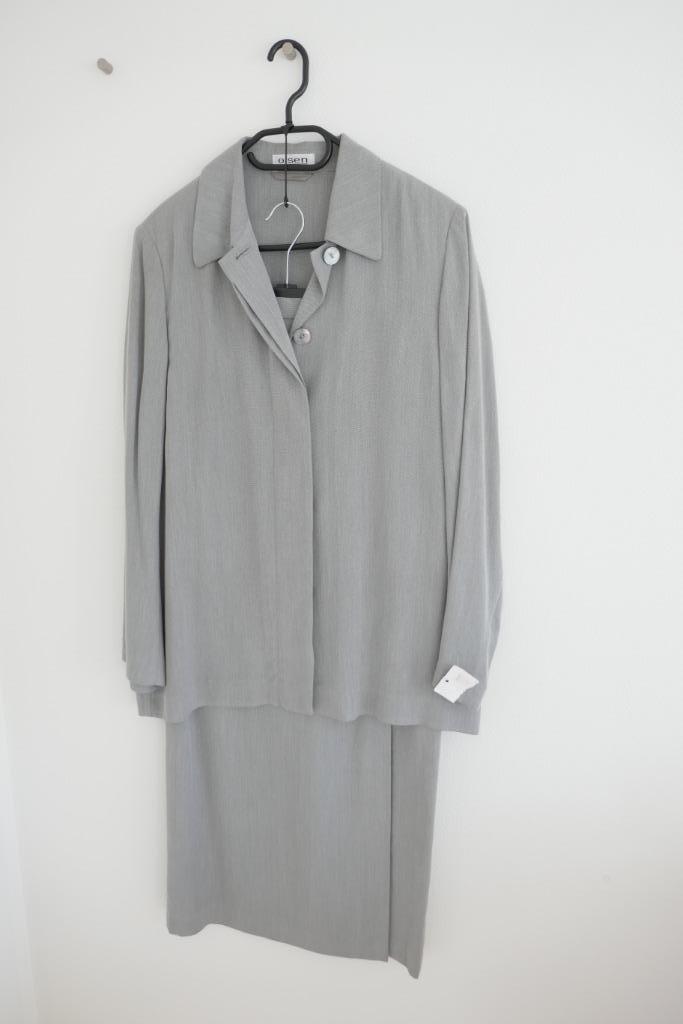 Ensemble / tailleur (cardigan et jupe longueur cheville) Ols, Neuf, Olsen, Gris, Enlèvement ou Envoi