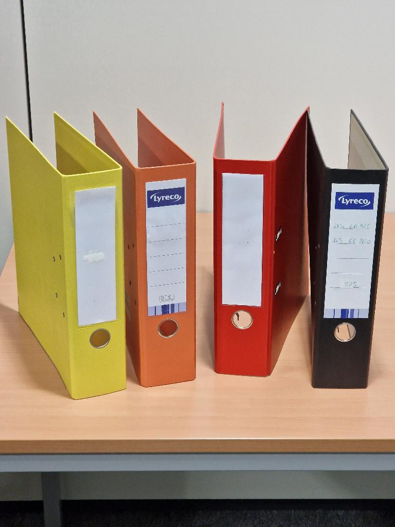 Dossiers Classeurs à donner, Enlèvement, Utilisé