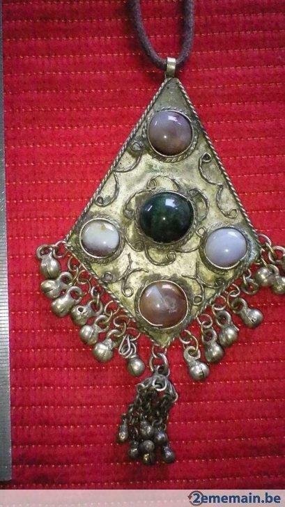 pendentif  avec pierres semi précieuses, Bijoux, Sacs & Beauté, Bracelets à breloques, Utilisé, Enlèvement ou Envoi