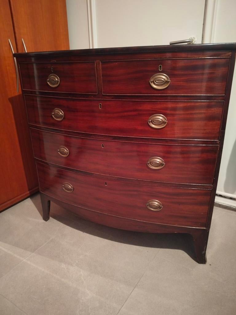 English chest of drawers, circa 1830, Ophalen