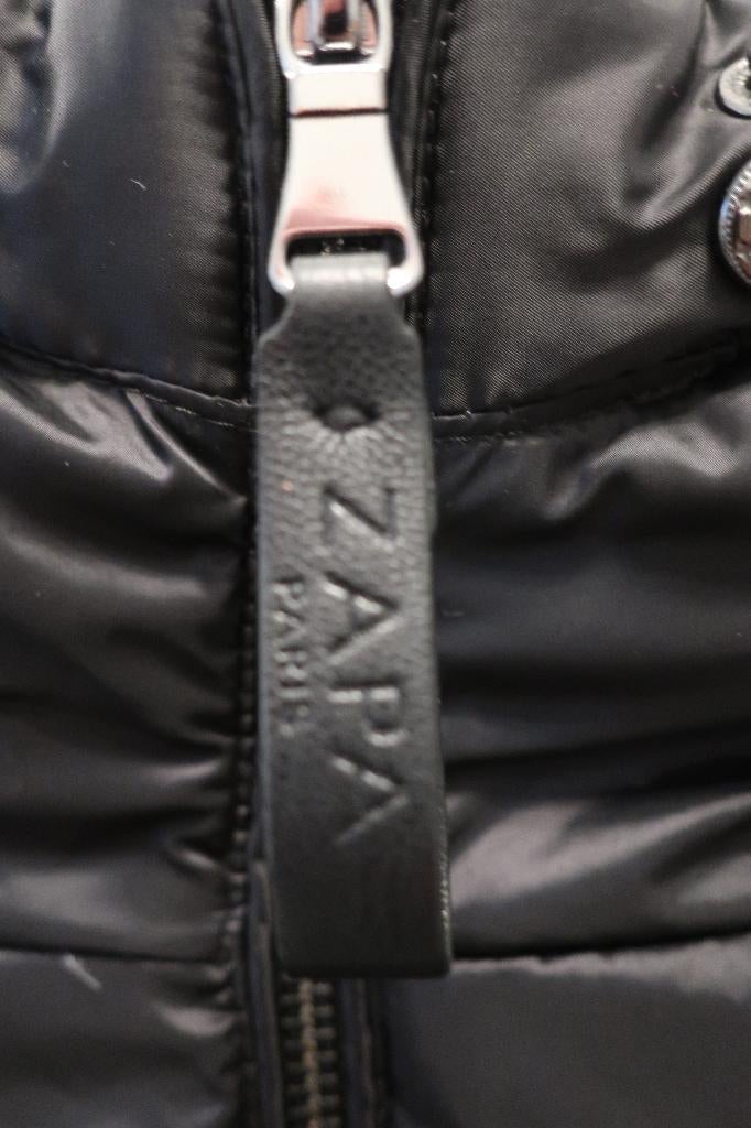 Zwarte Winterjas van Zapa, Enlèvement ou Envoi, Comme neuf, Taille 38/40 (M), Noir