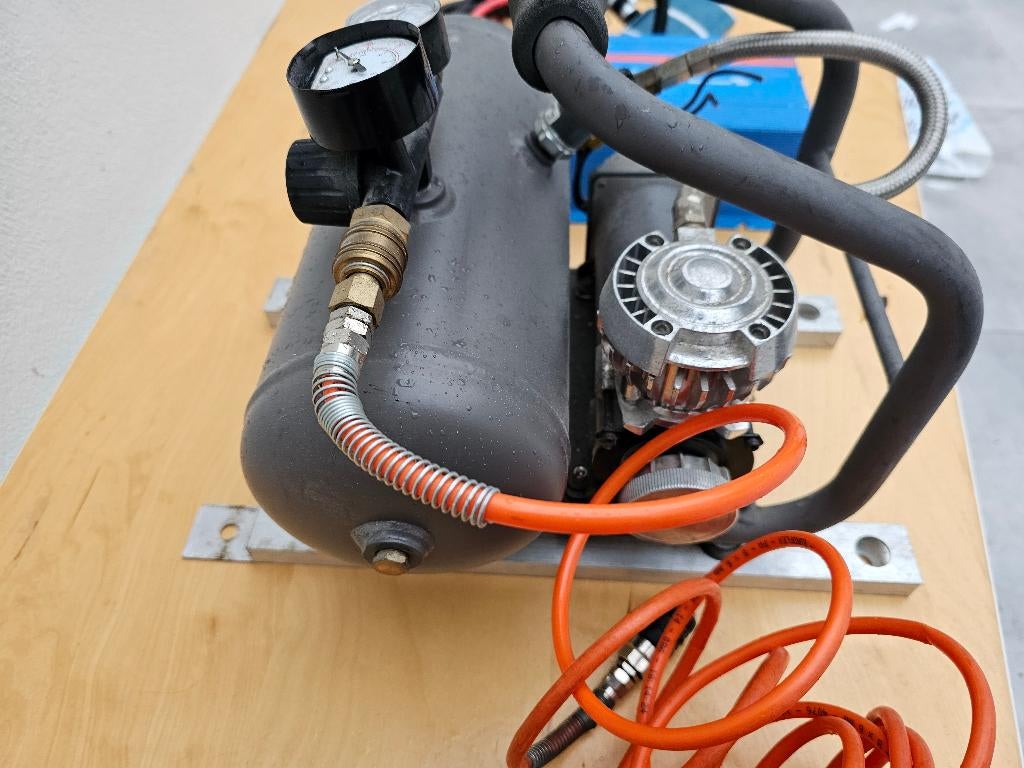 Compressor, Doe-het-zelf en Bouw, Ophalen, Zo goed als nieuw, 6 tot 10 bar