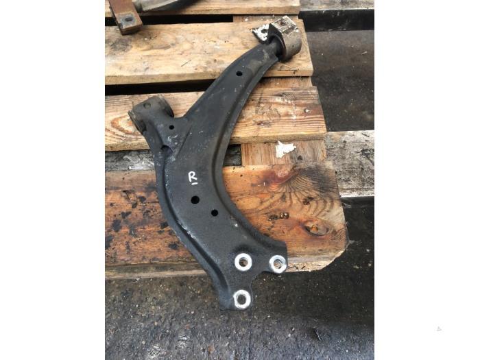 Draagarm rechts-voor van een Citroen Berlingo, Ophalen of Verzenden, 3 maanden garantie, Gebruikt, Citroën