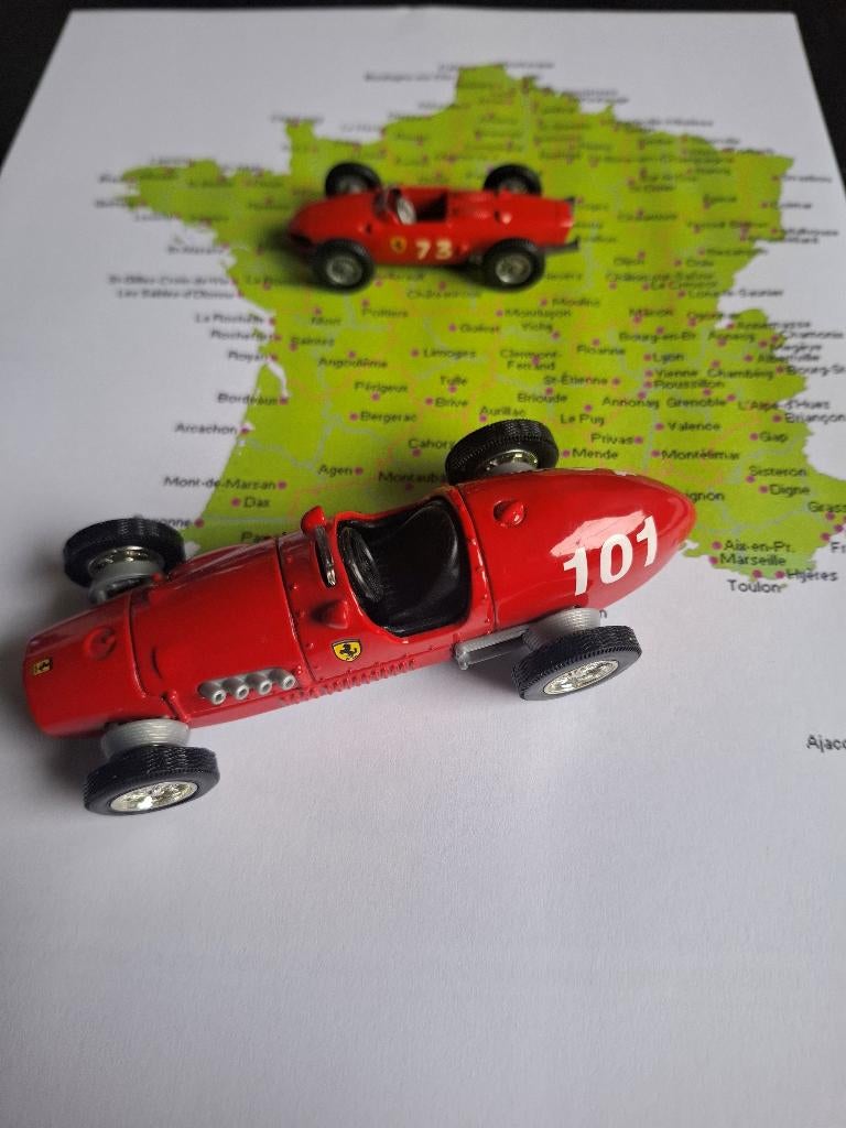 2 x Ferrari.. 1 x Lesney N73.., Antiek en Kunst, Ophalen of Verzenden