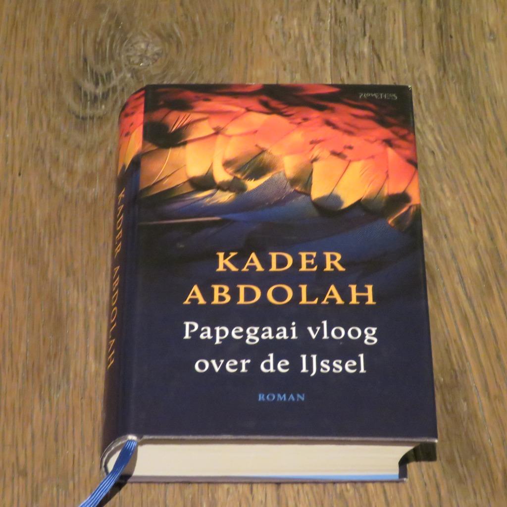 Kader Abdolah Papegaai vloog over de Ijssel, Ophalen of Verzenden