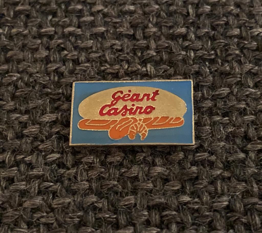 PIN - GÉANT CASINO, Verzenden, Gebruikt, Overige onderwerpen, Speldje of Pin