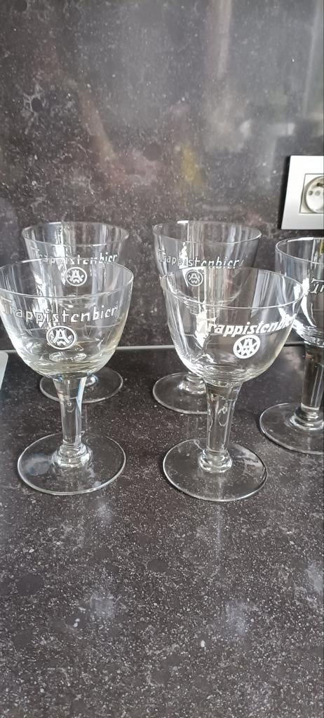 4 oude verschillende Trappist glazen Westmalle, Verzamelen, Ophalen of Verzenden, Zo goed als nieuw