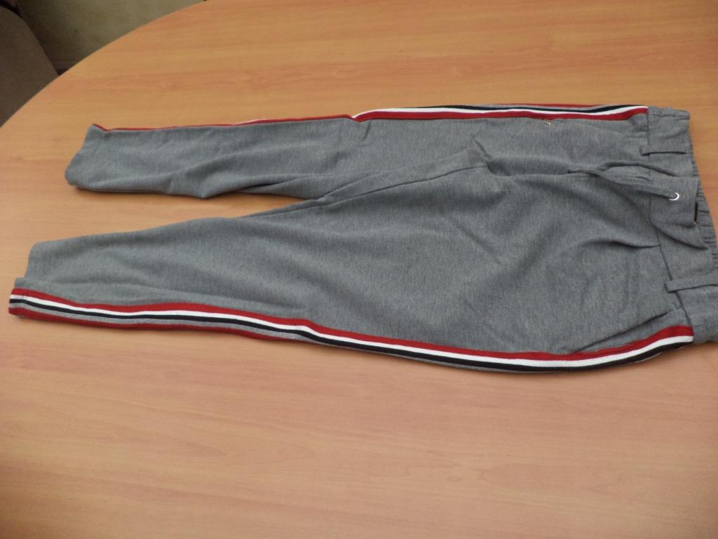 grijze broek ONLY in maat S, Kleding | Dames, Only, Ophalen of Verzenden, Zo goed als nieuw, Driekwart