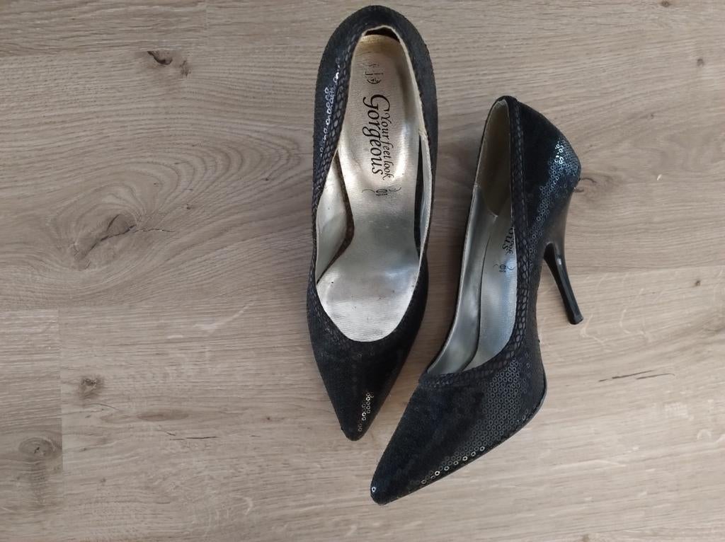 Zwarte geklede schoenen maat 40, Ophalen
