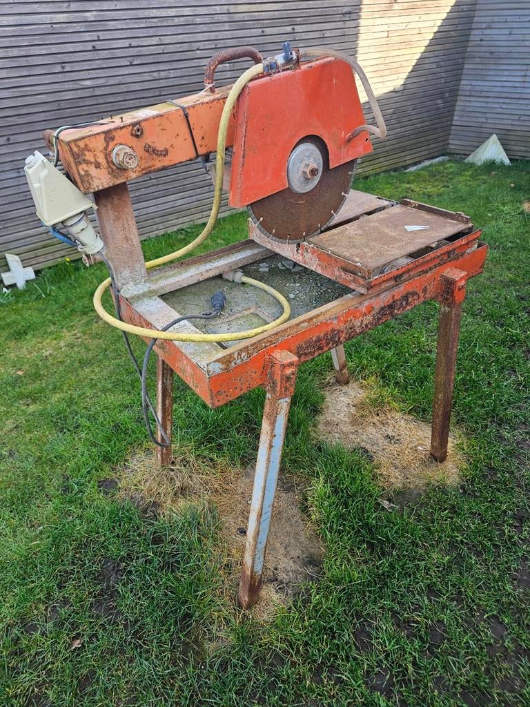 Steenzaagmachine, Ophalen
