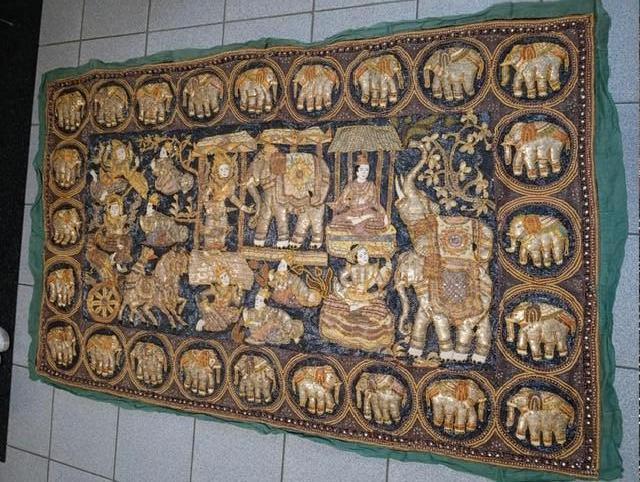 muurtapijt uit Thailand 2, Ophalen, Zo goed als nieuw